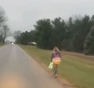 Castigo de un padre a su hija Castigo de un padre a su hija