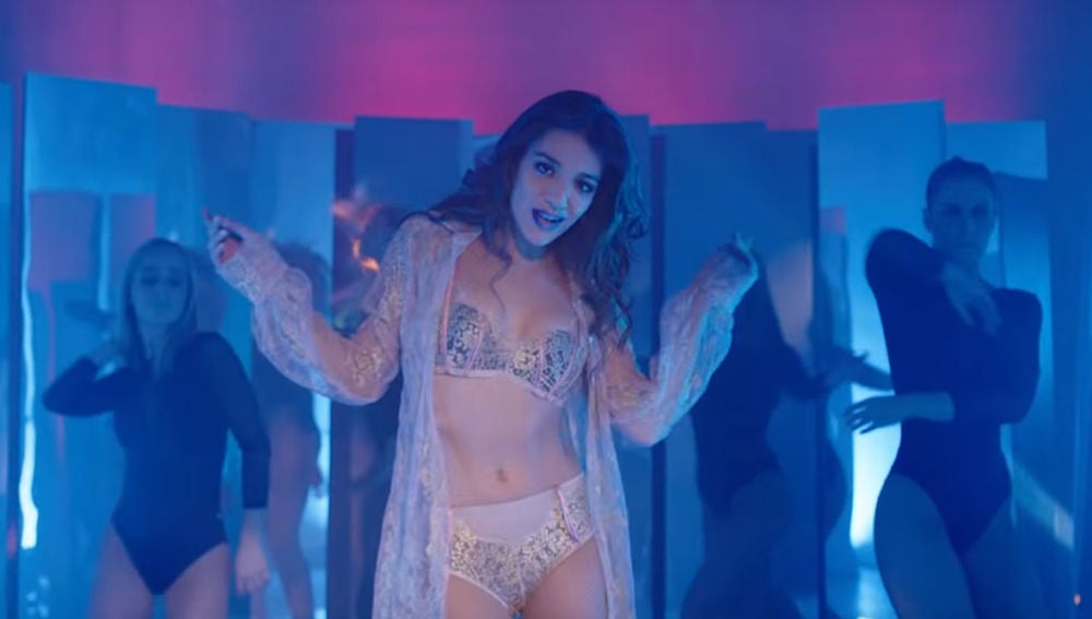 Ana Guerra en el videoclip de 'Bajito'