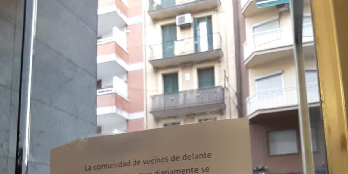 Una comunidad de vecinos de Barcelona le pide a uno de ellos que deje de masturbarse