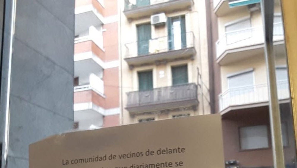 Una comunidad de vecinos de Barcelona le pide a uno de ellos que deje de masturbarse