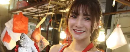 Liu Pengpeng, bautizada como "la pescadera más bella de Taiwán" Liu Pengpeng, bautizada como "la pescadera más bella de Taiwán"