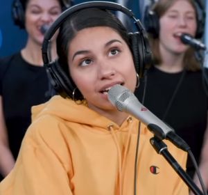 Alessia Cara haciendo un medley de Destiny's Child Alessia Cara haciendo un medley de Destiny's Child