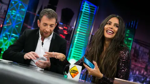 Cristina Pedroche y Pablo Motos comienzan a seguirse en Instagram en 'El Hormiguero 3.0' Vídeo: Cristina Pedroche y Pablo Motos comienzan a seguirse en Instagram en 'El Hormiguero 3.0'