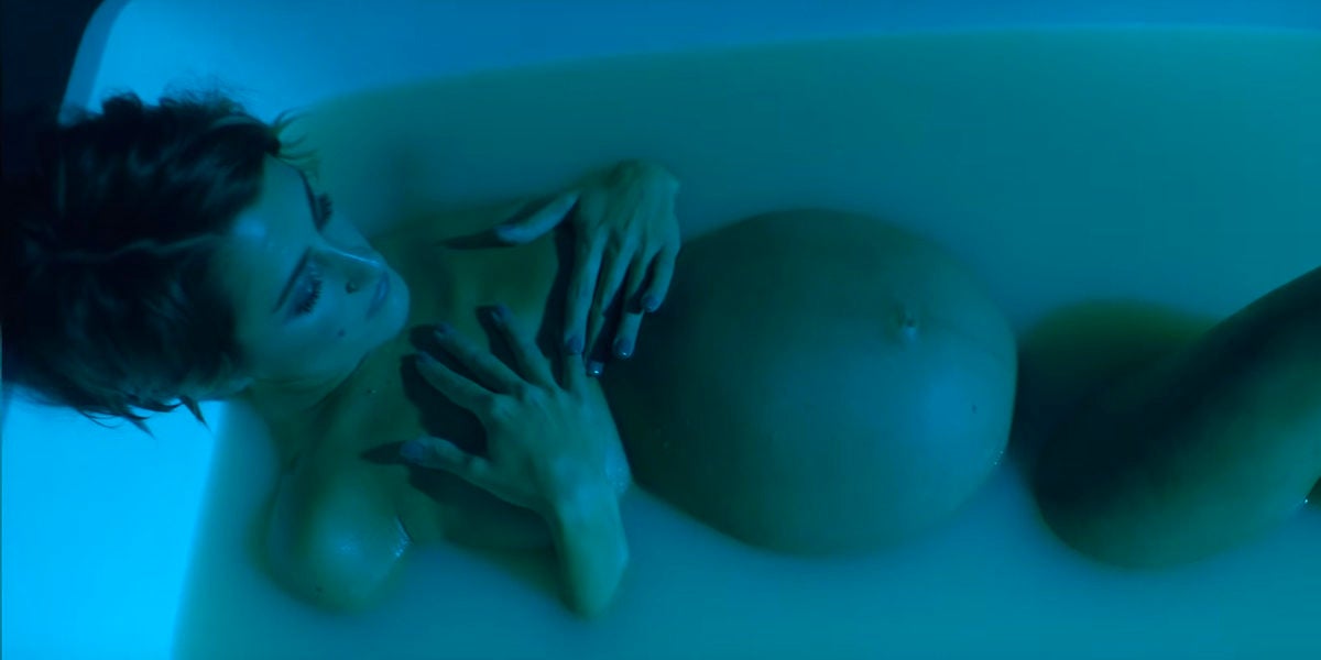 Barei embarazada en el videoclip de 'Bitter Cold'