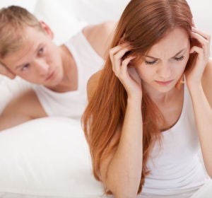 Pareja preocupada Pareja preocupada