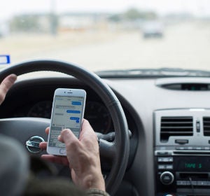 Móvil al volante Móvil al volante