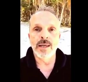 Miguel Bosé despeja las dudas sobre su estado de salud: "Estoy de vacaciones, estoy tranquilo y estoy feliz" Miguel Bosé despeja las dudas sobre su estado de salud: "Estoy de vacaciones, estoy tranquilo y estoy feliz"