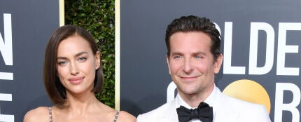 Irina Shayk y Bradley Cooper en los Globos de Oro 2019