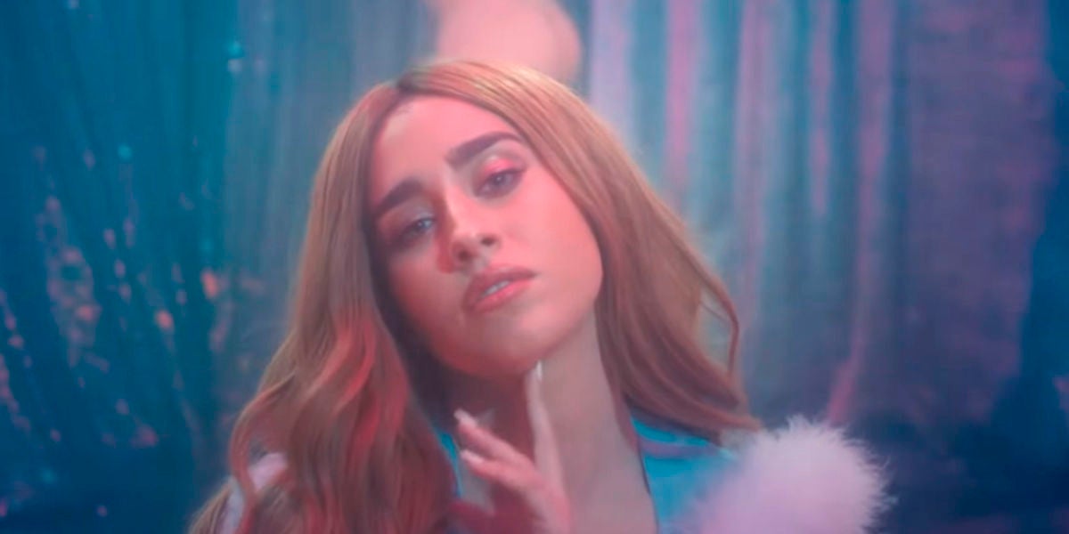 Lauren Jauregui en el videoclip 'More Than That'