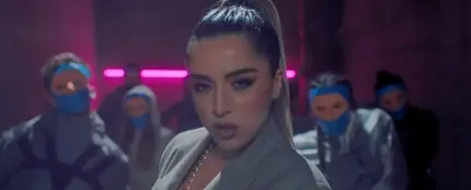 Lola Índigo en el videoclip de 'Fuerte' Lola Índigo en el videoclip de 'Fuerte'