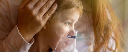 Imagen de un niño con asma (Archivo)