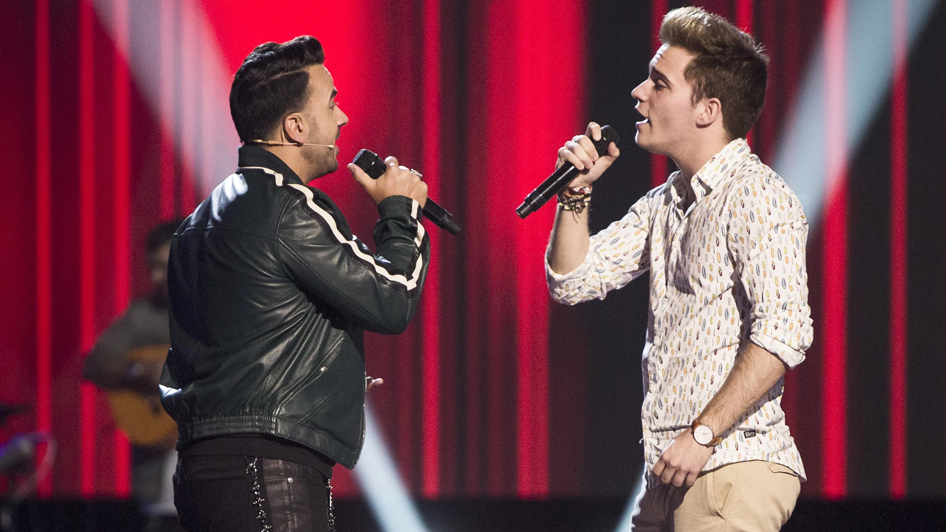 Vídeo - José Luis Cantero cumple su deseo de cantar con Luis Fonsi en 'La Voz'