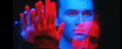 Isaac Hempstead y Christa Théret protagonizan el vídeo de 'Exists' de Foals Isaac Hempstead y Christa Théret protagonizan el vídeo de 'Exists' de Foals