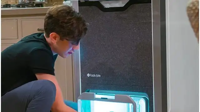 El robot que te plancha y dobla la ropa