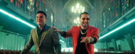 Silvestre Dangond y Maluma en el v&iacute;deo de 'Vivir Bailando'