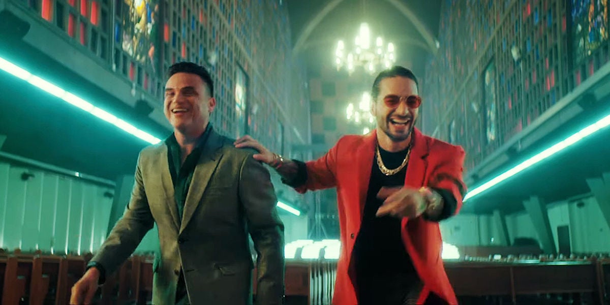 Silvestre Dangond y Maluma en el vídeo de 'Vivir Bailando'