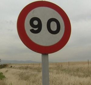 Límite de velocidad en carreteras secundarias Límite de velocidad en carreteras secundarias
