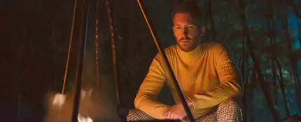 Calvin Harris en el videoclip de 'Giant' Calvin Harris en el videoclip de 'Giant'