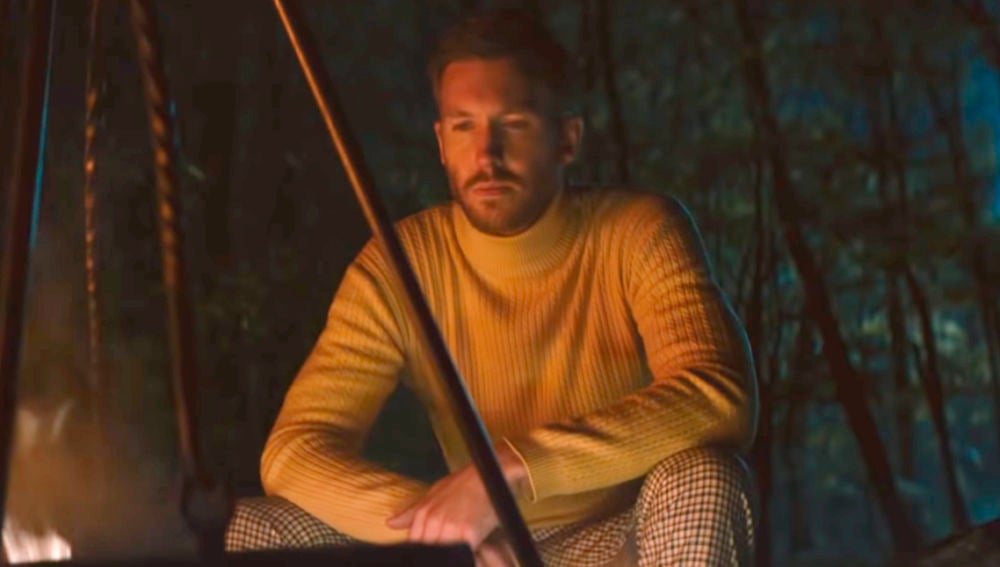 Calvin Harris en el videoclip de 'Giant'