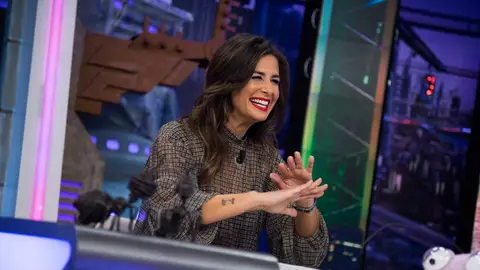 Nuria Roca pide consejo a Chenoa, Mimi y Soraya Arnelas para las preguntas más comprometidas que recibe en su consultorio Nuria Roca pide consejo a Chenoa, Mimi y Soraya Arnelas para las preguntas más comprometidas que recibe en su consultorio