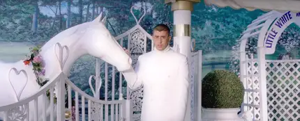 Bad Bunny en el vídeo de 'Si estuviéramos juntos' Bad Bunny en el vídeo de 'Si estuviéramos juntos'