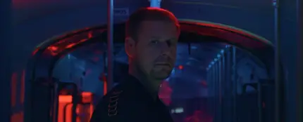 Armin Van Buuren en el vídeo de 'Lonely For You' Armin Van Buuren en el vídeo de 'Lonely For You'