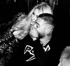 Paris Hilton y Maluma se divierten en una fiesta Paris Hilton y Maluma se divierten en una fiesta