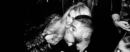 Paris Hilton y Maluma se divierten en una fiesta Paris Hilton y Maluma se divierten en una fiesta