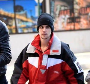 Justin Bieber paseando por la calle Justin Bieber paseando por la calle