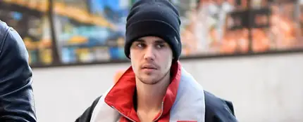 Justin Bieber paseando por la calle Justin Bieber paseando por la calle