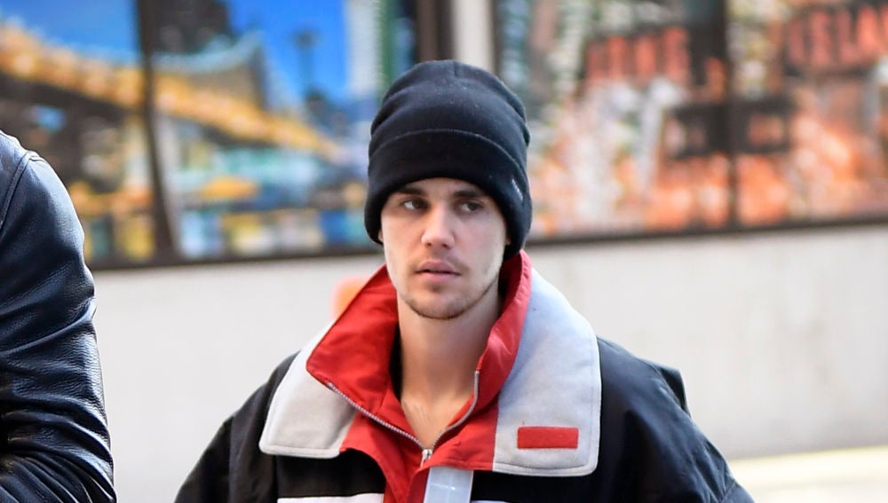 Justin Bieber paseando por la calle