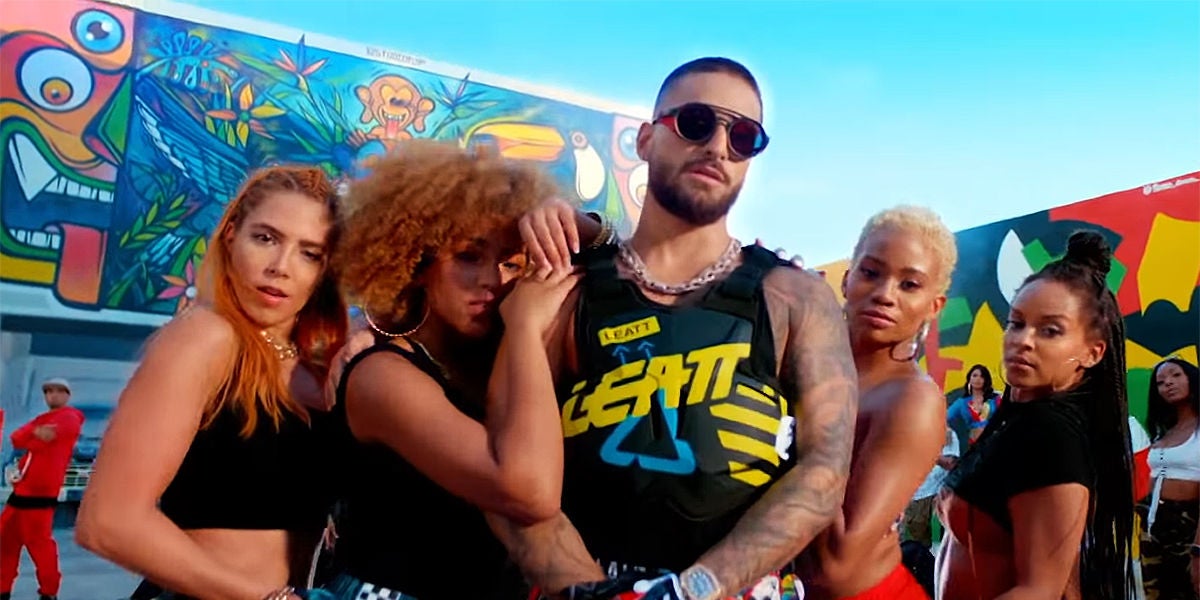 Maluma en el vídeo de 'HP'