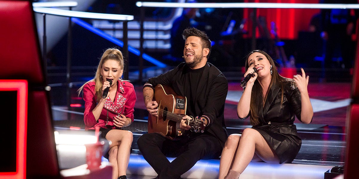Pablo López, Palomy y Marina Damer cantan ‘Peces de ciudad’ en ‘La Voz’