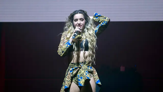 Lola Indigo durante un concierto en Madrid