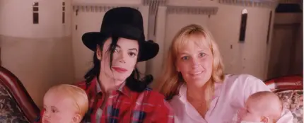 Michael Jackson y Debbie Rowe con sus hijos Prince y Paris Michael Jackson y Debbie Rowe con sus hijos Prince y Paris