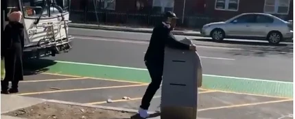 ladrón con cajero automatico ladrón con cajero automatico