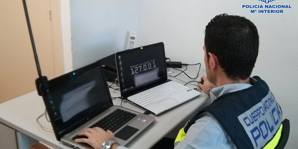 La Policía detiene a 3 estafadores por sustraer dinero por el método del "phising"
