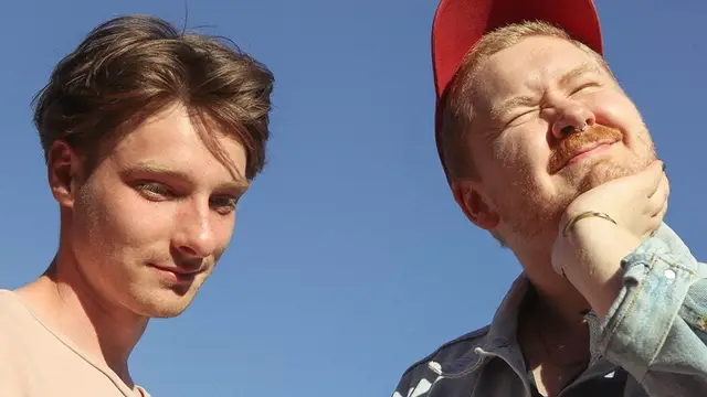 Stephen Fitzpatrick y Audun Laading, miembros de la banda Her's