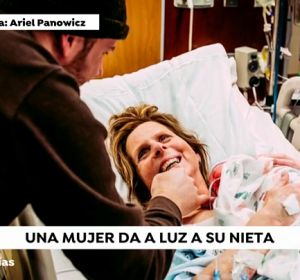 Una mujer de 61 años da a luz a su propia nieta mediante gestación subrogada Una mujer de 61 años da a luz a su propia nieta mediante gestación subrogada