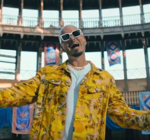 J Balvin en el videoclip de 'La Rebelión' J Balvin en el videoclip de 'La Rebelión'