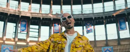 J Balvin en el videoclip de 'La Rebelión' J Balvin en el videoclip de 'La Rebelión'