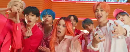 Halsey y BTS en el videoclip de 'Boy With Luv' Halsey y BTS en el videoclip de 'Boy With Luv'