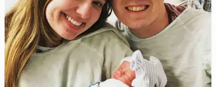 Bryson y Grace Mawn con su hija Bryson y Grace Mawn con su hija