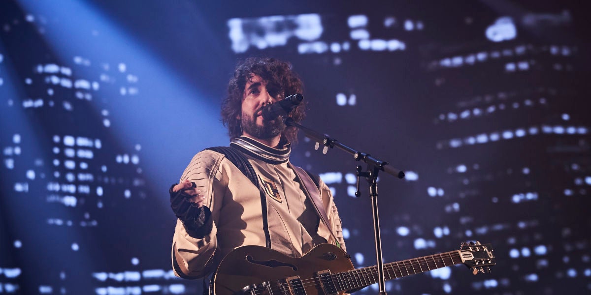 Mikel Izal durante un concierto de la gira 'Autoterapia'