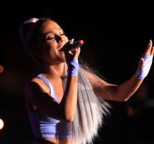 Ariana Grande durante su actuación con Kygo en Coachella 2018 Ariana Grande durante su actuación con Kygo en Coachella 2018