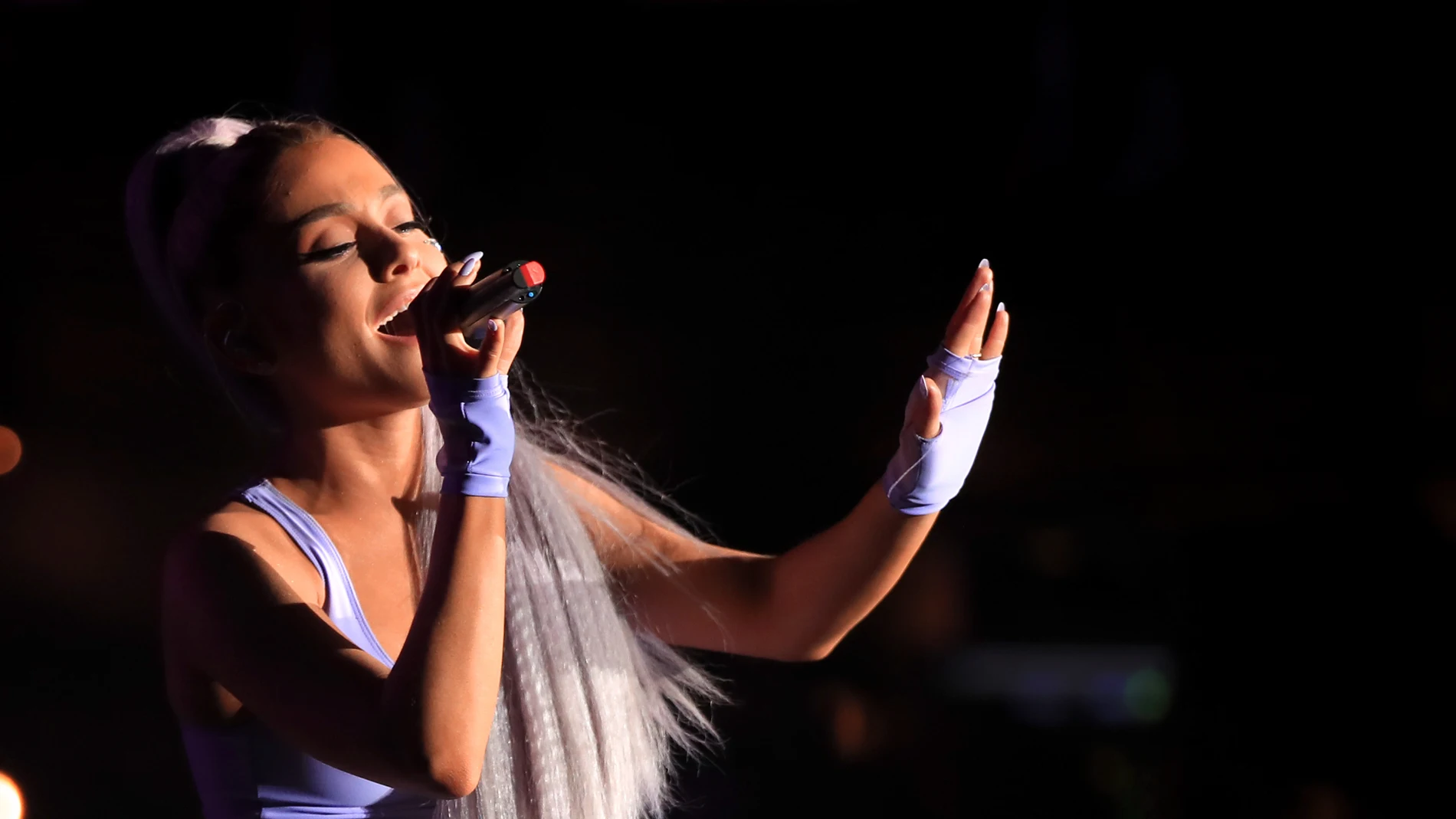 Ariana Grande durante su actuación con Kygo en Coachella 2018 Ariana Grande durante su actuación con Kygo en Coachella 2018