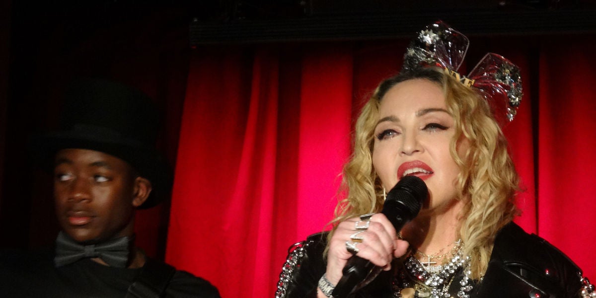 Madonna en una actuación sorpresa en un bar de Nueva York