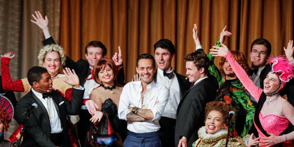 Marc Anthony primer latino en ser reconocido por el antiguo club de Harvard