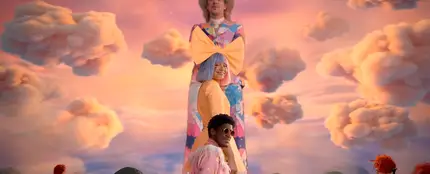 Diplo, Maddie Ziegler y Labrinth en el vídeo de 'No New Friends' Diplo, Maddie Ziegler y Labrinth en el vídeo de 'No New Friends'