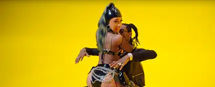 Cardi B y Offset en el vídeo de 'Clout' Cardi B y Offset en el vídeo de 'Clout'